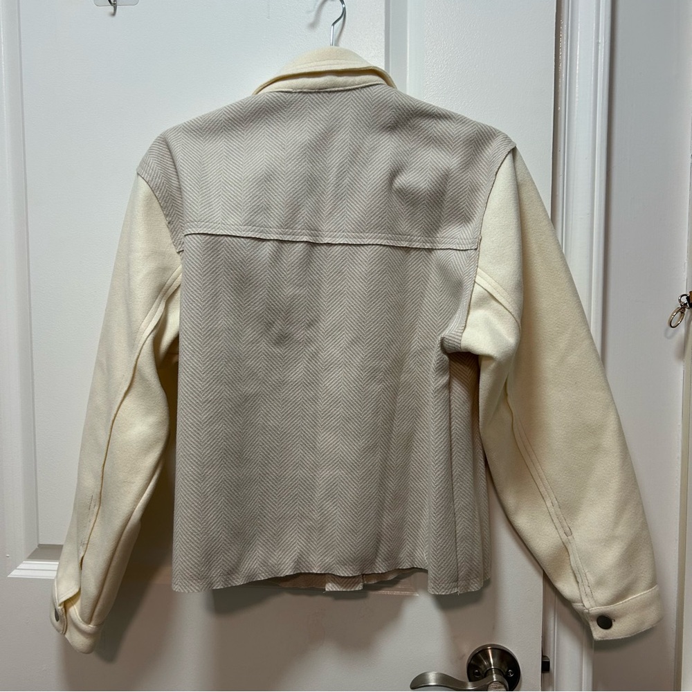 Elegant Cream and Gray Women's Utility Jacket - Picture 8 of 10